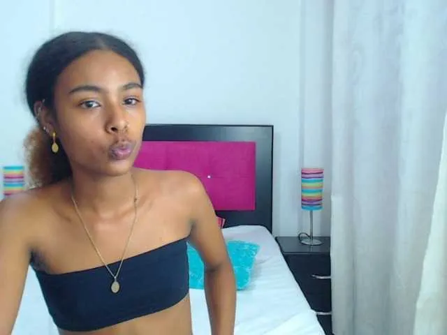 Live sex webcam photo for mackenzie- #241241573
