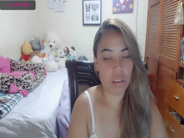 Live sex webcam photo for Meganhill_ #263979935