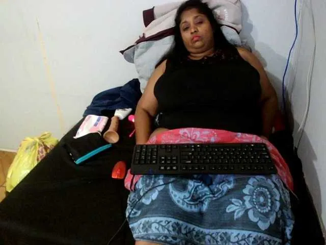 Live sex webcam photo for Indiantasha #287986084