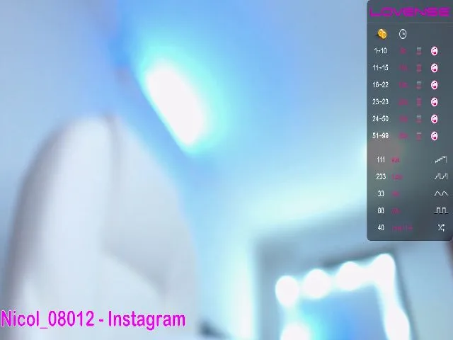 Live sex webcam photo for Nicol_080 #260238069