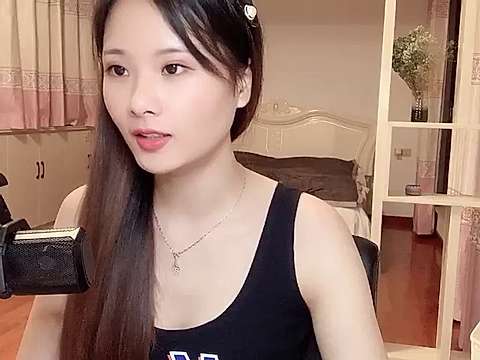 Live sex webcam photo for Gentlezhang #245000668