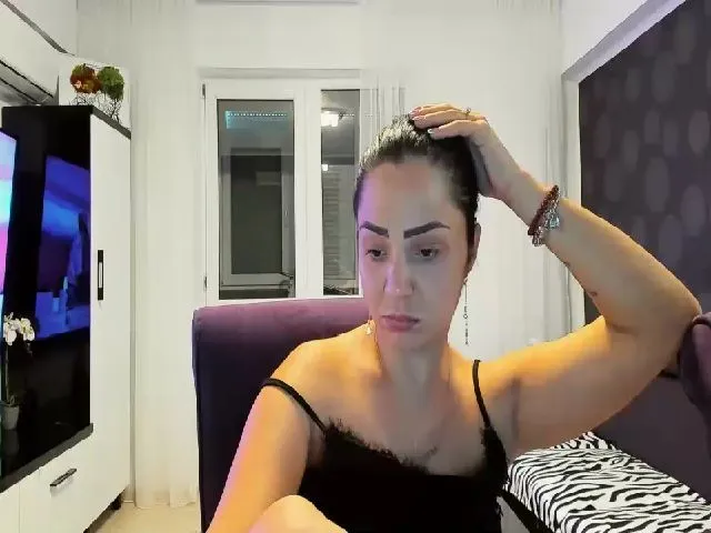 Live sex webcam photo for Sweet_Roxy19 #259209570