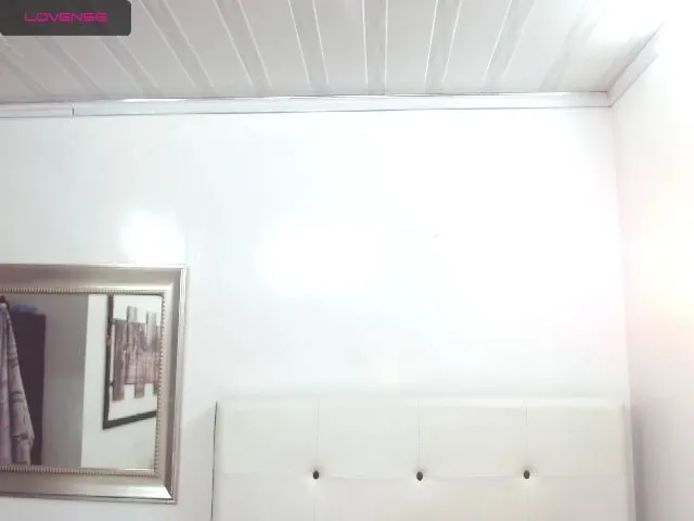 Live sex webcam photo for Arabelajoys #260191002