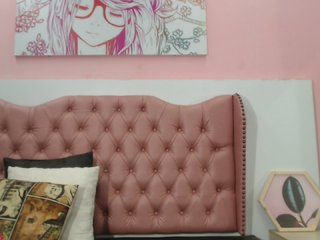 Live sex webcam photo for Esmeralda-M #240673876