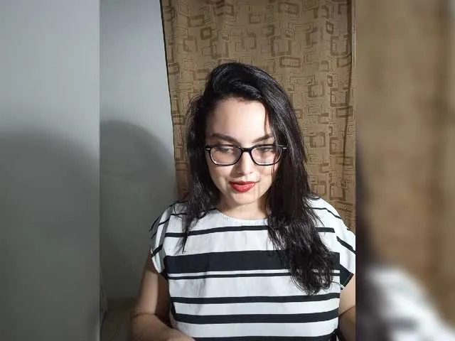 Live sex webcam photo for ValeskaJaxx #251103798