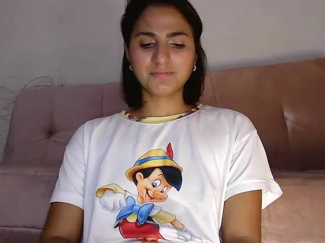 Live sex webcam photo for Sarita30 #265497530