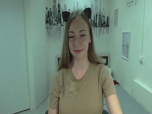 Live sex webcam photo for MollyEnergy #253364754