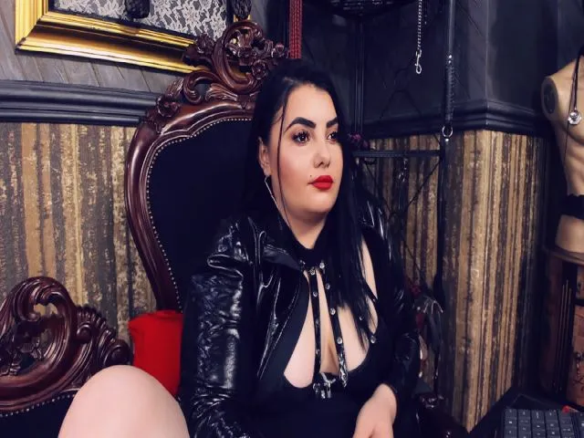 Live sex webcam photo for MelissaGlow #257545117