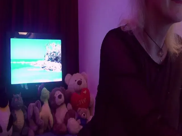 Live sex webcam photo for MoniCutex #253321275