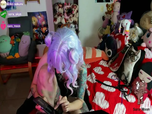 Live sex webcam photo for Sara_Skys #258538209