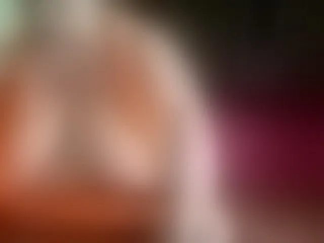 Live sex webcam photo for XTvoiPersikX #255923656