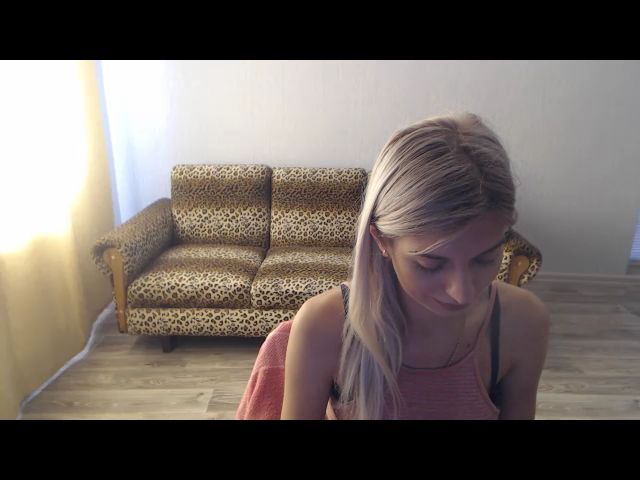 Live sex webcam photo for SexyBeatriice #258020343