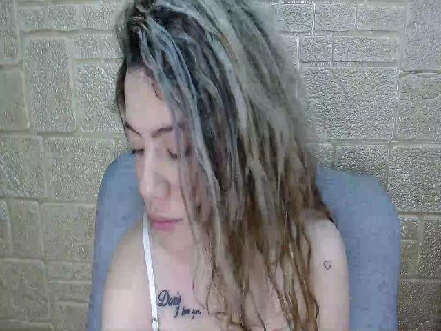 Live sex webcam photo for Arianatylerr #262064238