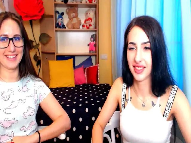 Live sex webcam photo for Nilla_Chim__ #252467983