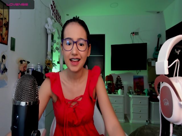 Live sex webcam photo for AnnieJulieth #259496043