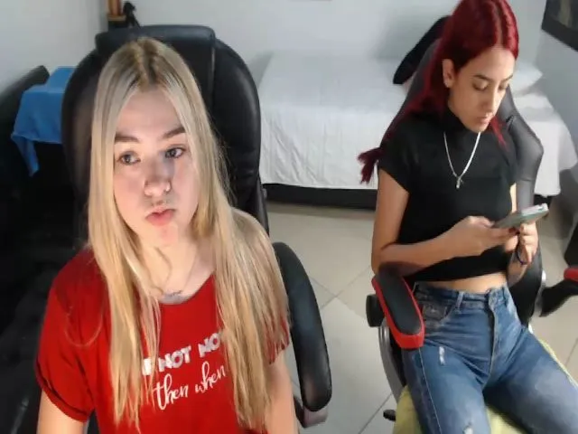 Live sex webcam photo for Thaunhty #254338656