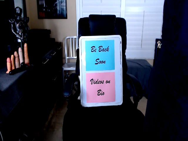 Live sex webcam photo for SummerKnightz #258410793