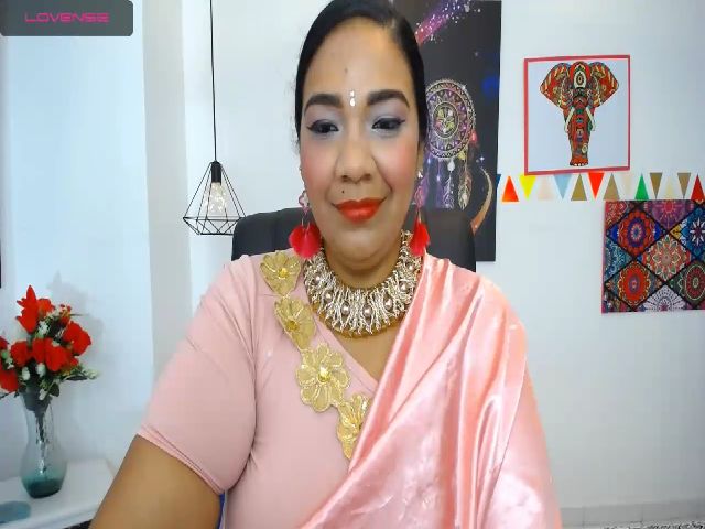 Live sex webcam photo for IndianMama #263689715