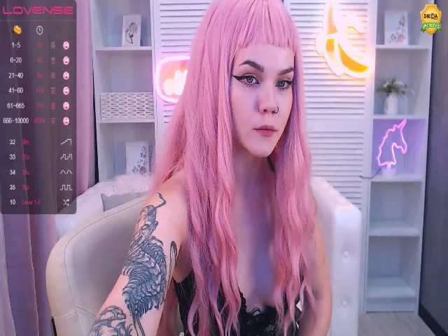 Live sex webcam photo for KerryBlair #255027631