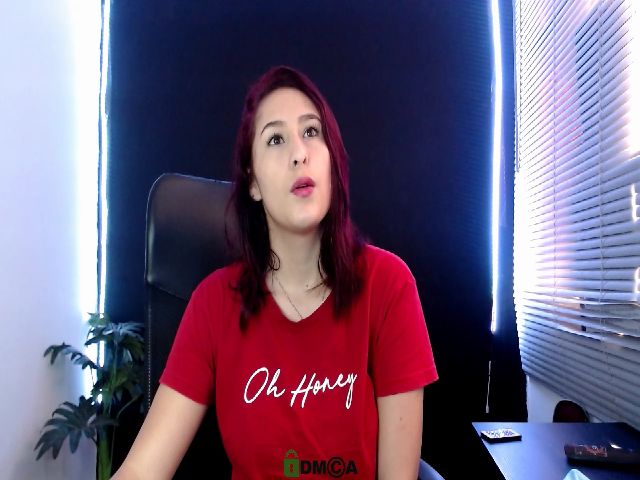 Live sex webcam photo for victoria_lee2 #264927895