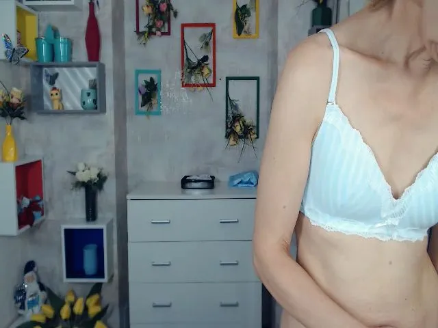 Live sex webcam photo for Greybunny #257502210