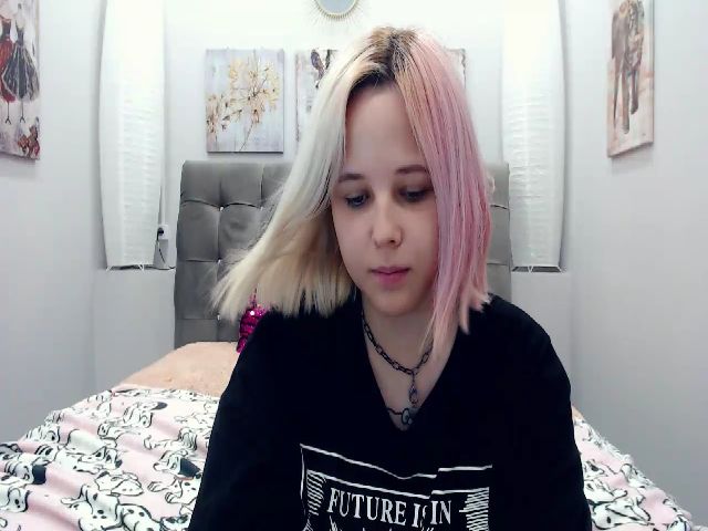 Live sex webcam photo for Helokit #255598515