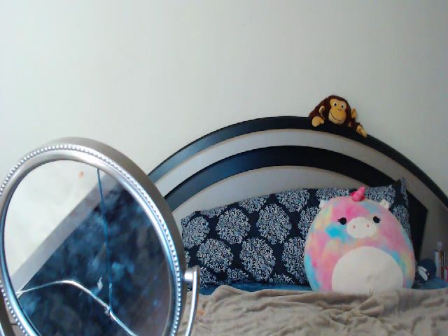 Live sex webcam photo for lyllla #252681280