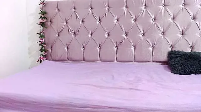 Live sex webcam photo for tokio_2021 #244764109