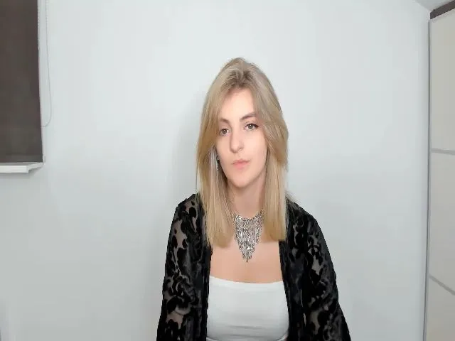 Live sex webcam photo for HelelGretta #253778701