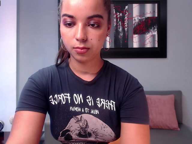 Live sex webcam photo for AnnieJacobs #241028941