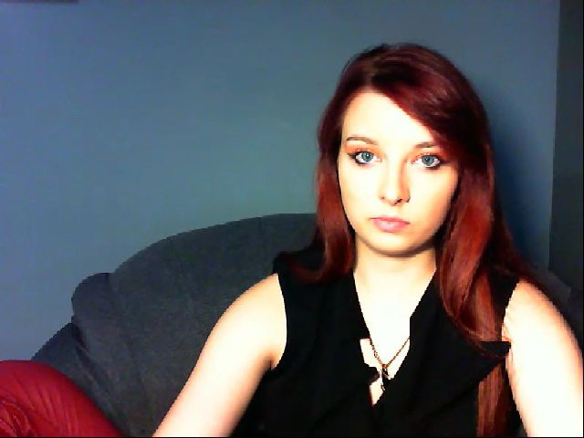 Live sex webcam photo for VirginLuna18 #264376661