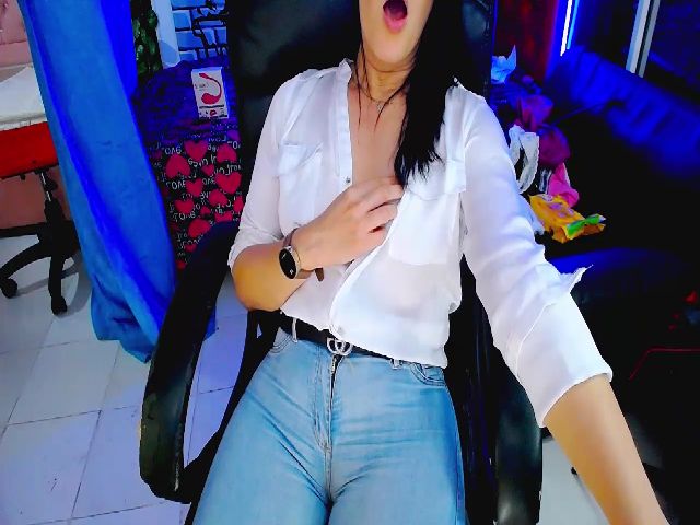 Live sex webcam photo for Sashabreck #287859944