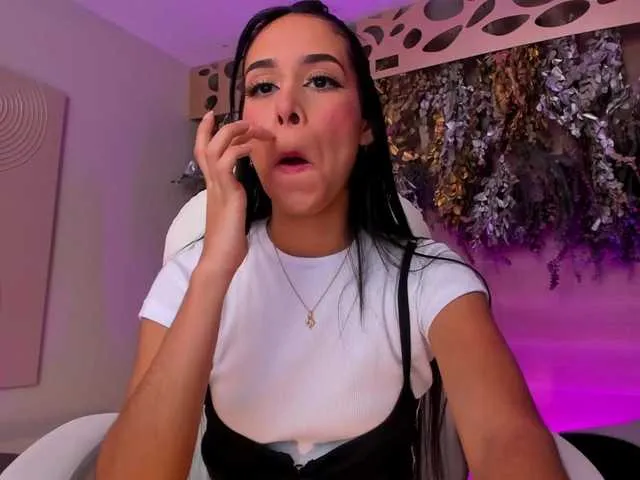 Live sex webcam photo for EvelynHarris #287950268
