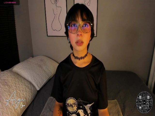 Live sex webcam photo for Arya_Line #252404960