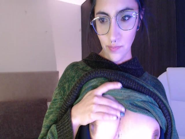 Live sex webcam photo for Amelie_moon_ #256142162