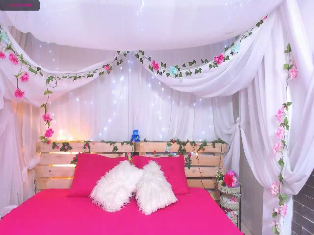 Live sex webcam photo for Victo_riia #261372219