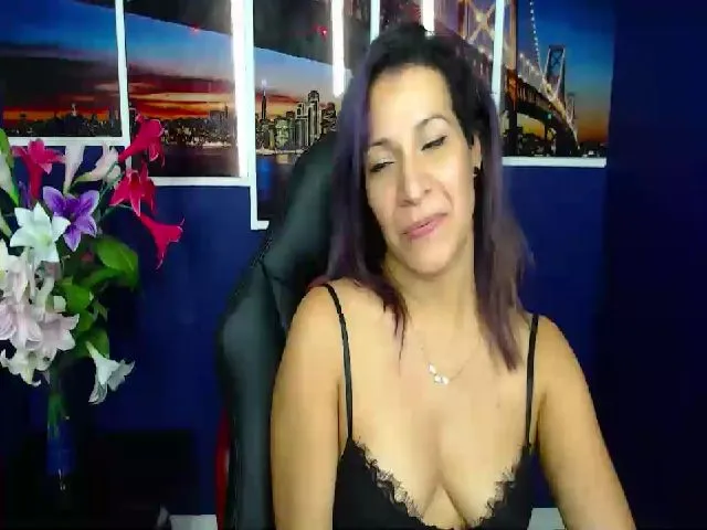 Live sex webcam photo for Infernalsexx #254345688