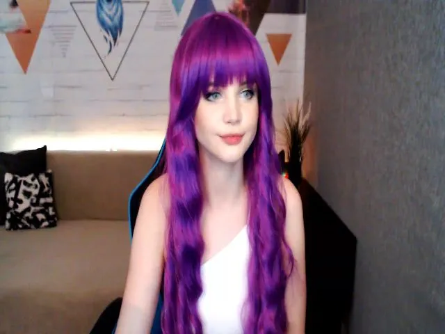 Live sex webcam photo for MonicaHigh #252720834