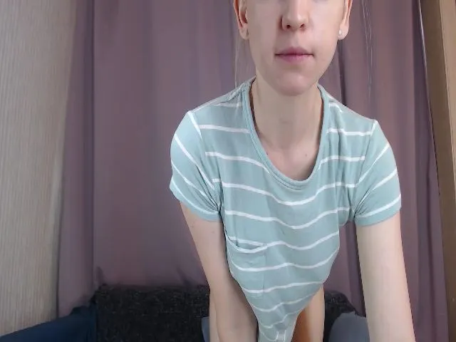 Live sex webcam photo for HotSwJenna #252985363
