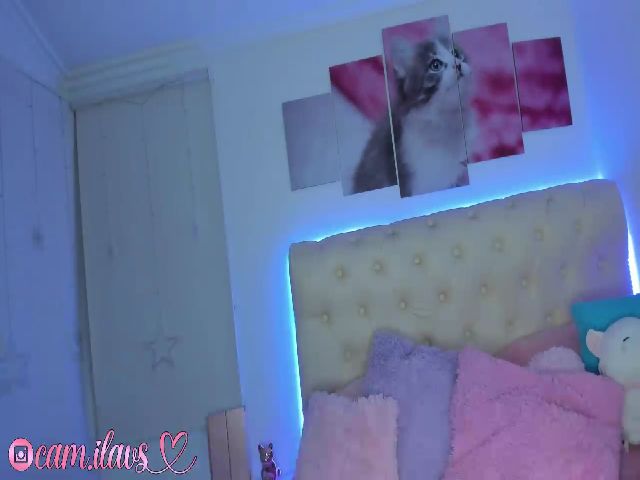 Live sex webcam photo for CamilaTN #256103688