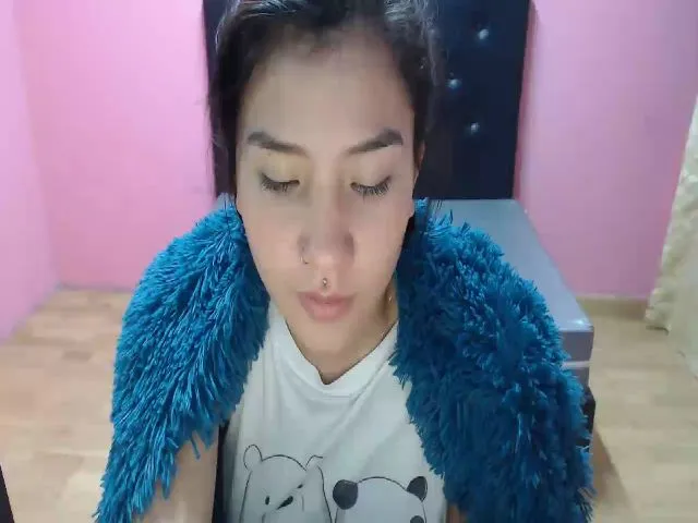 Live sex webcam photo for Emmaafox #255508221