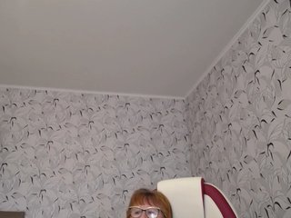 Live sex webcam photo for MomKsenia #240780884