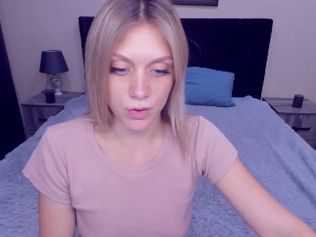 Live sex webcam photo for MeganKind #253352340