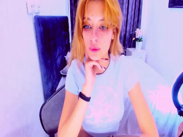 Live sex webcam photo for AlissaOrange #259172994