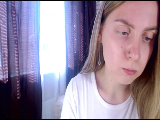 Live sex webcam photo for CumMeaRiver #261842549