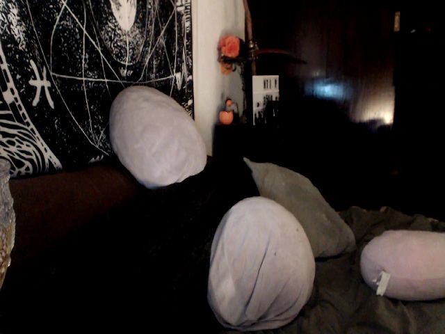 Live sex webcam photo for axehallow #254325664