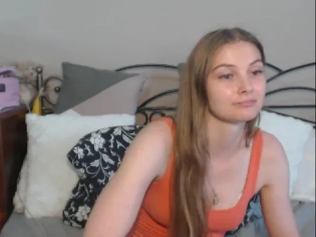Live sex webcam photo for LarissaSexy25 #253499283