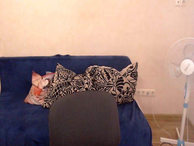 Live sex webcam photo for Emmillia #255686879