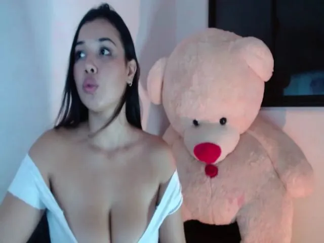Live sex webcam photo for Samantha4k #253307637