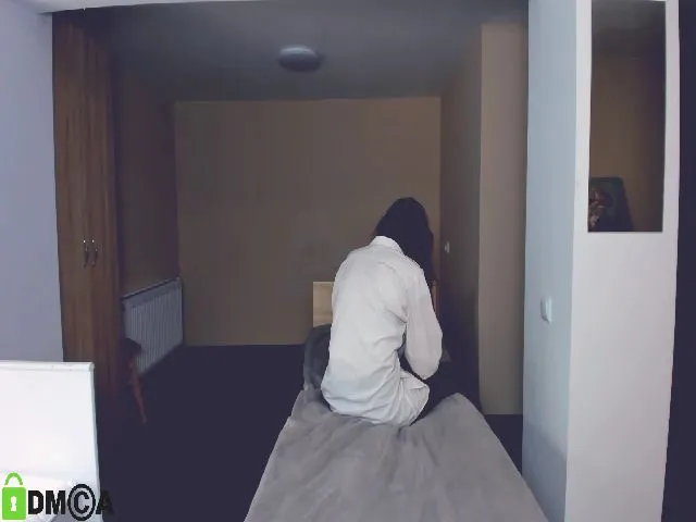 Live sex webcam photo for VellaB #255578394